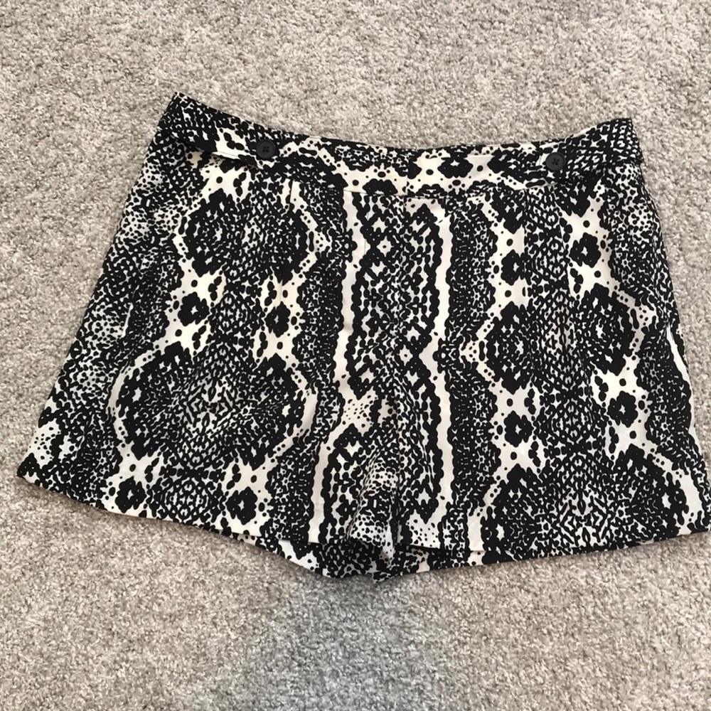 LOFT snakeskin patterned shorts